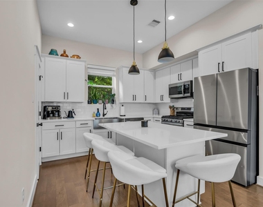 5303 Donovan Gardens Lane - Photo Thumbnail 6