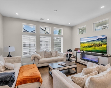 5303 Donovan Gardens Lane - Photo Thumbnail 9