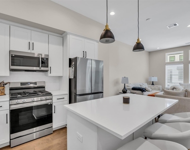 5303 Donovan Gardens Lane - Photo Thumbnail 5