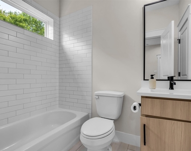 5303 Donovan Gardens Lane - Photo Thumbnail 18