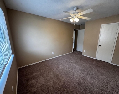 1411 Hallcroft Ln Lane - Photo Thumbnail 10