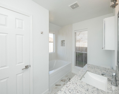 121 Coffee Lane - Photo Thumbnail 14