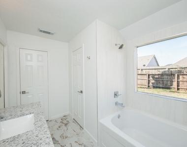 121 Coffee Lane - Photo Thumbnail 13
