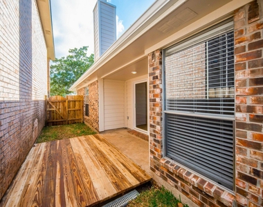121 Coffee Lane - Photo Thumbnail 28