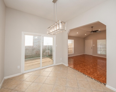 121 Coffee Lane - Photo Thumbnail 8