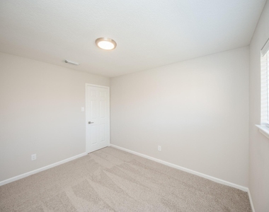 121 Coffee Lane - Photo Thumbnail 16