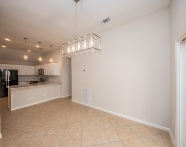 121 Coffee Lane - Photo Thumbnail 6