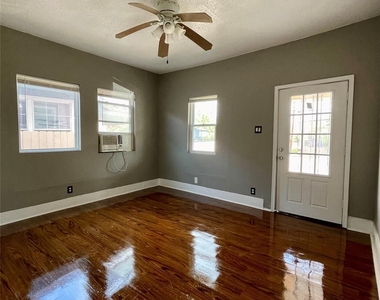 6912 Avenue C - Photo Thumbnail 5