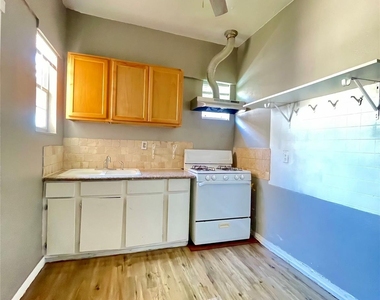 6912 Avenue C - Photo Thumbnail 17