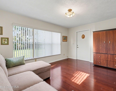 108 Delvalle Street - Photo Thumbnail 2