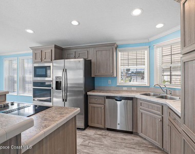 805 Beech Court - Photo Thumbnail 4