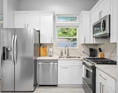 6720 Lozier Street - Photo Thumbnail 9