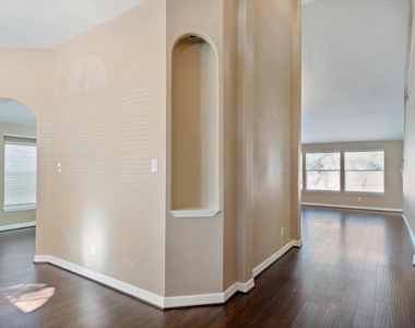 20518 Indian Grove Lane - Photo Thumbnail 2