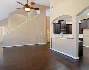 20518 Indian Grove Lane - Photo Thumbnail 5