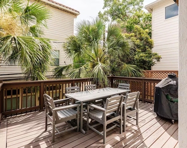 6515 Minola Street - Photo Thumbnail 8