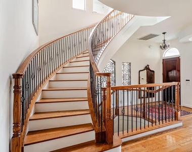 6515 Minola Street - Photo Thumbnail 11