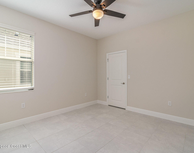 9051 Udina Way - Photo Thumbnail 12