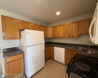 660 Minnie Street - Photo Thumbnail 1