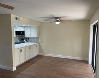 3243 Beach View Way - Photo Thumbnail 4