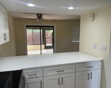 3243 Beach View Way - Photo Thumbnail 2