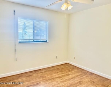 3243 Beach View Way - Photo Thumbnail 9