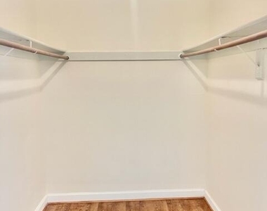 3243 Beach View Way - Photo Thumbnail 13