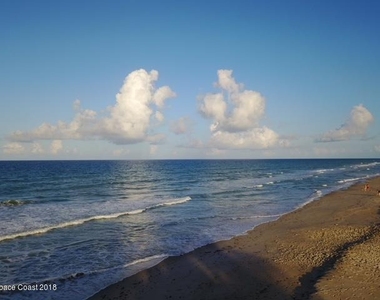 3243 Beach View Way - Photo Thumbnail 5