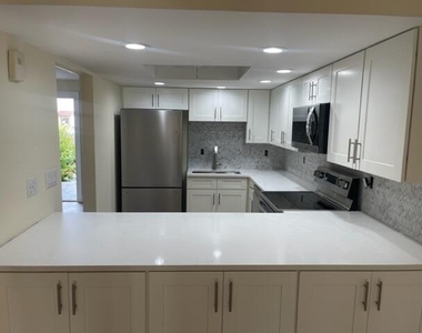 3243 Beach View Way - Photo Thumbnail 7