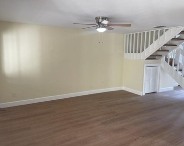 3243 Beach View Way - Photo Thumbnail 3