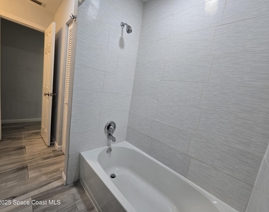 780 Mohawk Avenue - Photo Thumbnail 11