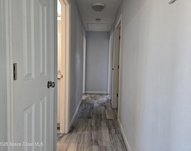 780 Mohawk Avenue - Photo Thumbnail 9