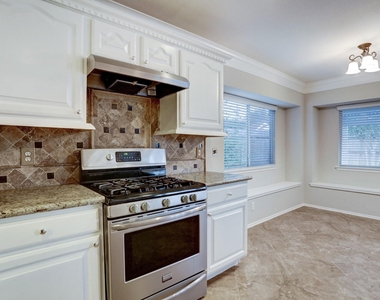 3806 Flatwood Drive - Photo Thumbnail 12