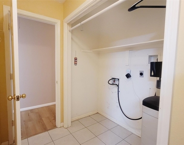 16215 Brinton Court - Photo Thumbnail 21