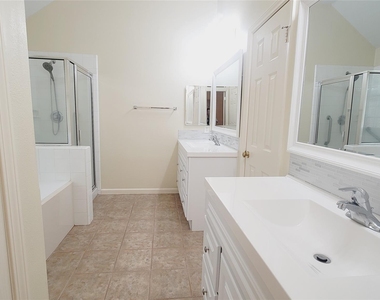 16215 Brinton Court - Photo Thumbnail 12