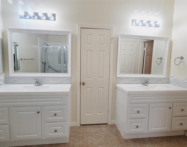 16215 Brinton Court - Photo Thumbnail 14