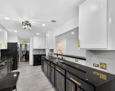 15807 Sonoma Park Drive - Photo Thumbnail 10