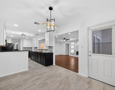15807 Sonoma Park Drive - Photo Thumbnail 9