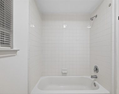 15807 Sonoma Park Drive - Photo Thumbnail 30