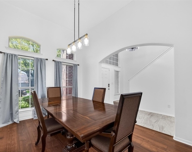 15807 Sonoma Park Drive - Photo Thumbnail 5