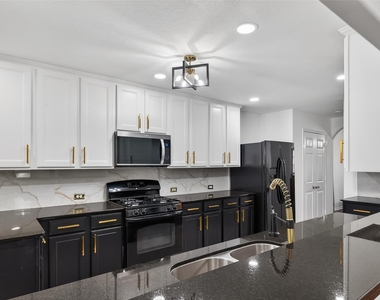 15807 Sonoma Park Drive - Photo Thumbnail 14