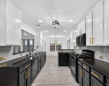 15807 Sonoma Park Drive - Photo Thumbnail 13