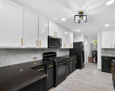 15807 Sonoma Park Drive - Photo Thumbnail 11