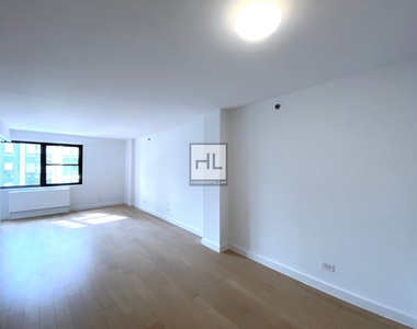 East 39th Street - Photo Thumbnail 2