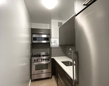 East 39th Street - Photo Thumbnail 1