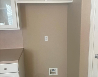 5815 Vinemont Lane - Photo Thumbnail 11