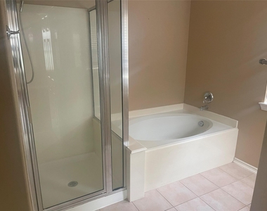 5815 Vinemont Lane - Photo Thumbnail 18