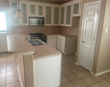 5815 Vinemont Lane - Photo Thumbnail 2
