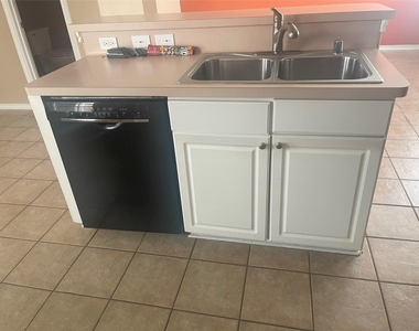 5815 Vinemont Lane - Photo Thumbnail 9