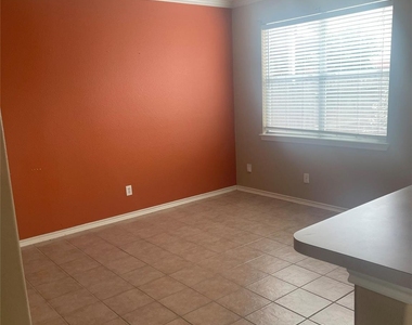 5815 Vinemont Lane - Photo Thumbnail 3