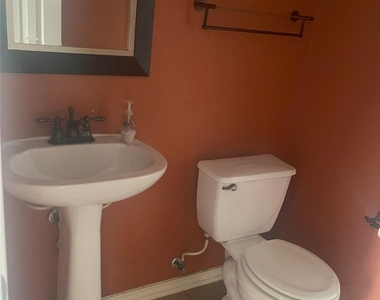 5815 Vinemont Lane - Photo Thumbnail 7